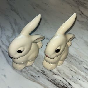 Set of 2 ceramic bunnies